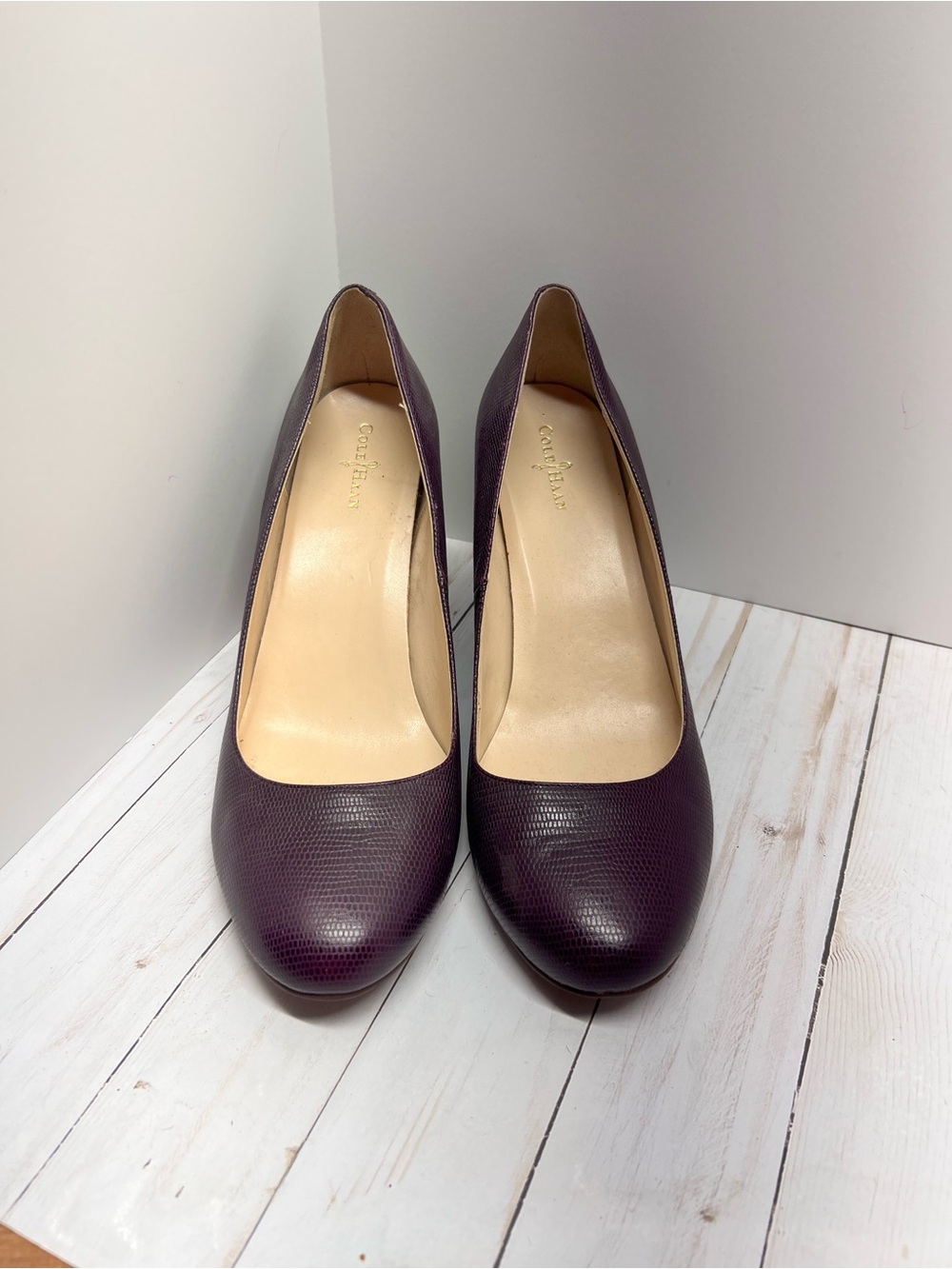 Cole Haan Lainey Dark Plum Textured Leather Wedge Pumps Size 10.5 - Picture 4 of 9